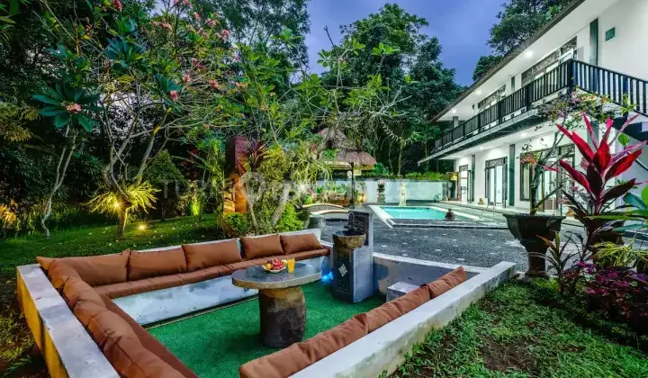 A Beautiful Villa With Peaceful Jungle View In Cepaka 1