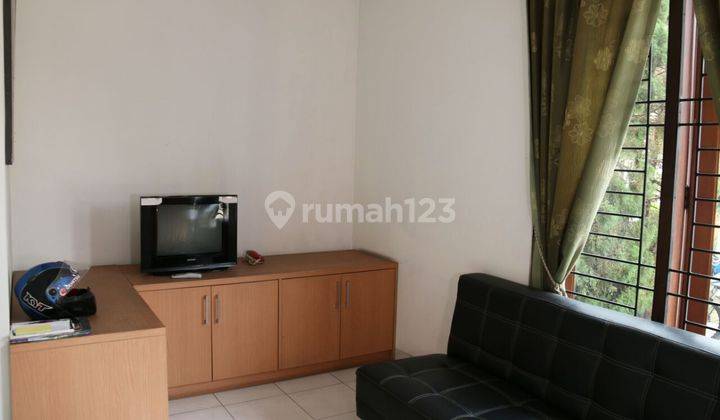 Dijual rumah kost 2 ½ Lantai di Lippo village karawaci 2