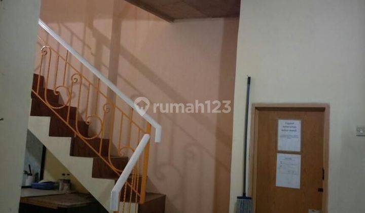 Dijual rumah kontrakan 2 lantai isi 10 kamar di Kelapa Dua 2