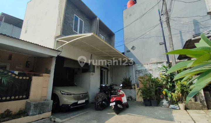 Dijual Rumah 2 Lantai Semi Furnish di Dasana Indah 1