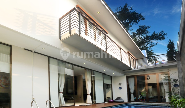 Rumah 3 Lantai Mewah Fully Furnished Di Kemang  2