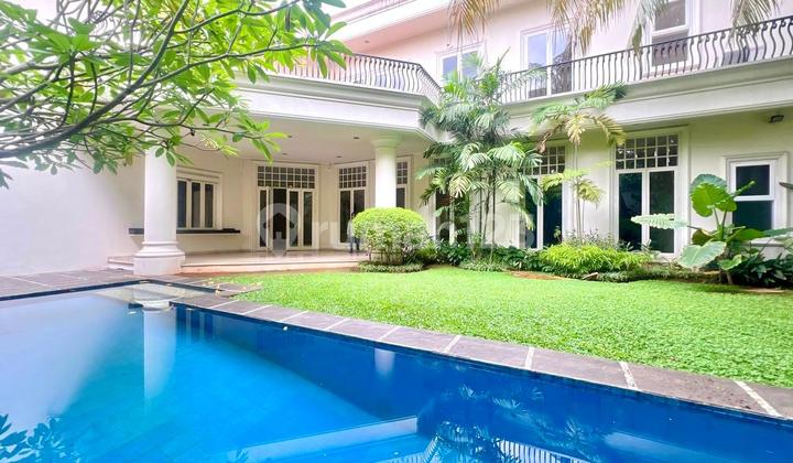 Disewakan rumah mewah 2 lantai luxuory luas di kemang 