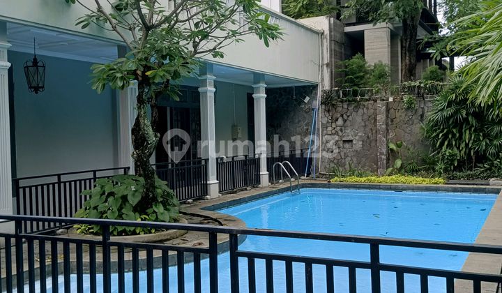 Rumah 2 Lantai Di Kawasan Elite Kebayoran Baru 