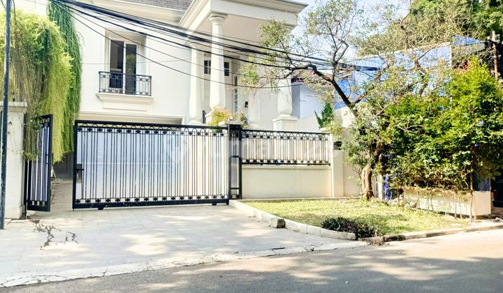 American Classic Luxury 2-Story House Ring 1 Kebayoran Baru