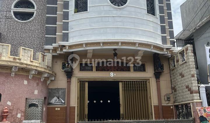 Ready-to-Occupy House at Ciliwung - 225 m² Building, Premium Location