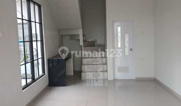 For Sale: Ready-to-Use Shop House at Gerbang La Vella House Malang 2