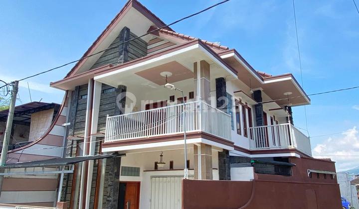 Strategic House in Batu Tourist Area – Already a Homestay, Just Continue Strategic House in Batu Tourist Area – Already a Homestay, Just Continue