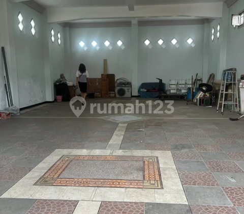Ready-to-Occupy House at Ciliwung - 225 m² Building, Premium Location 2
