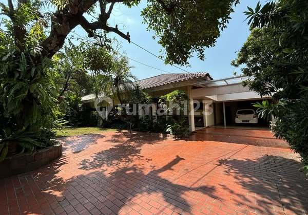 Lovely and Very Beautiful House in Kebayoran Baru, South Jakarta, Super Amazing Price Lovely and Very Beautiful House in Kebayoran Baru, South Jakarta, Super Amazing Price