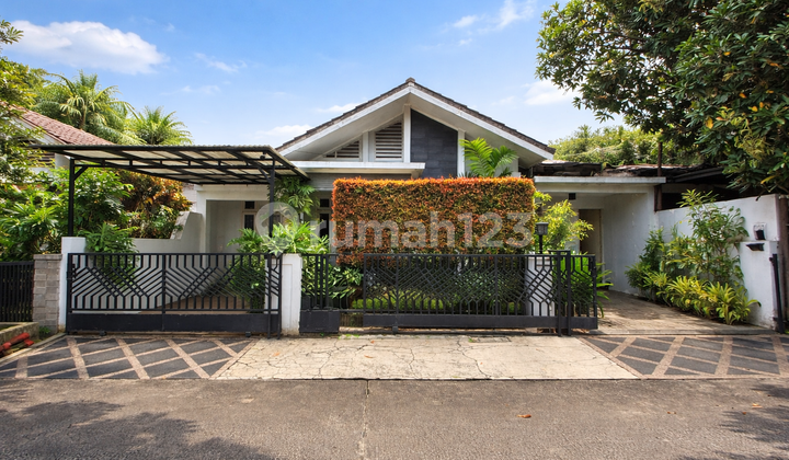 Spacious House in Megapolitan Cinere Complex Price Negotiable Spacious House in Megapolitan Cinere Complex Price Negotiable