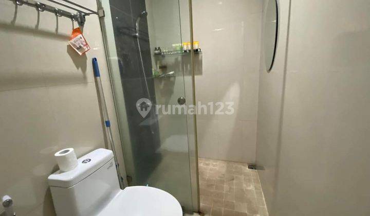 Rumah cantik hadap danau komplek ciremdeu bebas banjir dekat mrt