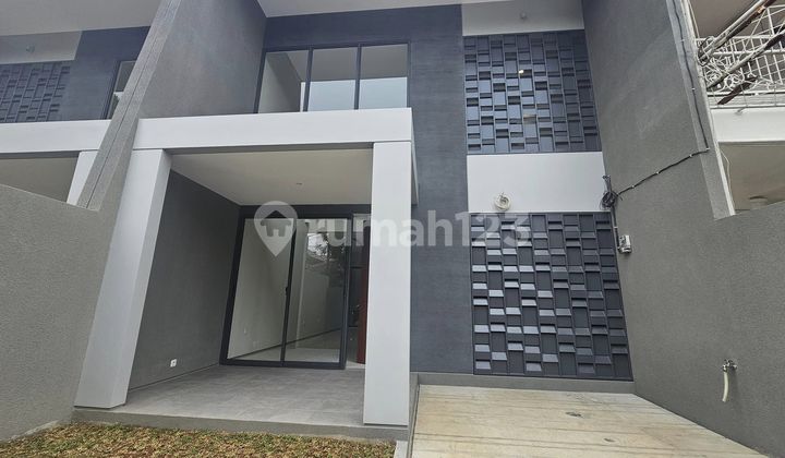 Minimalist House in a Complex Near Krukut Cinere Toll Road