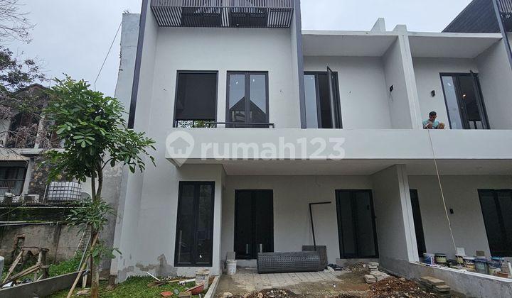 Runah modern 2 lantai dekat stasiun mrt wajib disurvey di Cluster cirendeu 