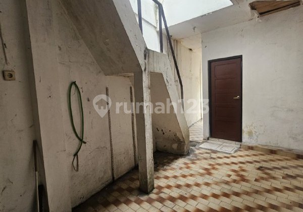 Cinere Complex House Facing Park Very Cheap Price 2