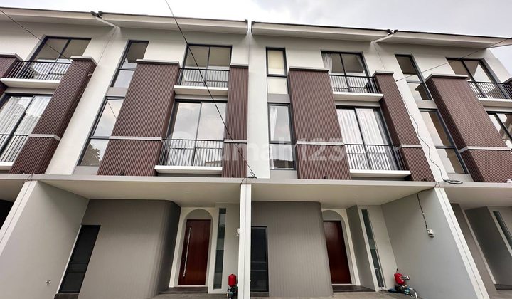 Rumah Brand New Lebak Bulus Jakarta Selatan