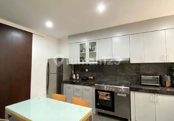 House with a serene environment at Villa Cinere Mas. 2