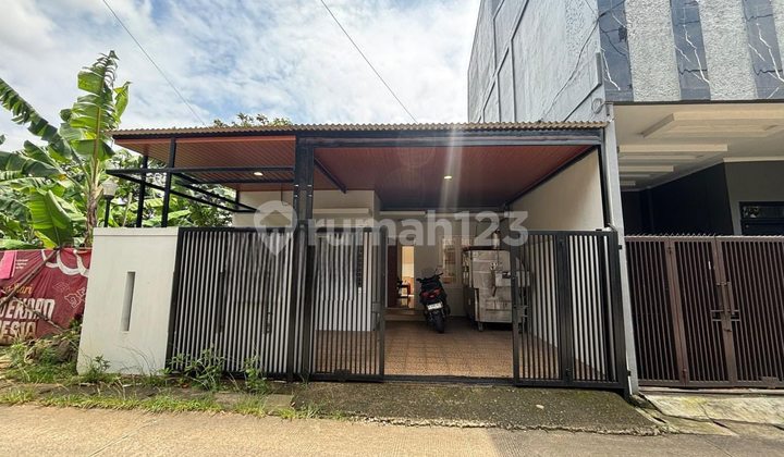 Very Simple House But Strategically Located Right Next to Limo Toll Gate. 2