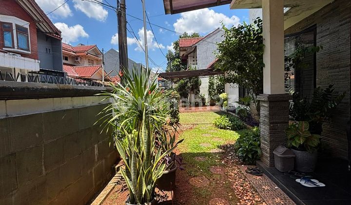 Beautiful house in a complex in front of Cinere Mall 2