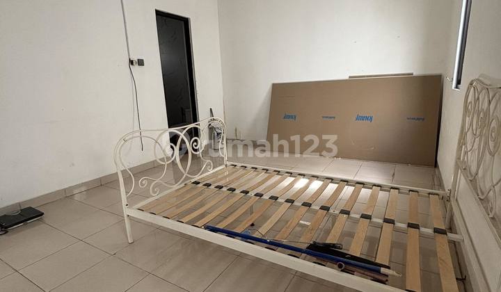 Beautiful House in Cirendeu, Very Cheap Inside Complex 2