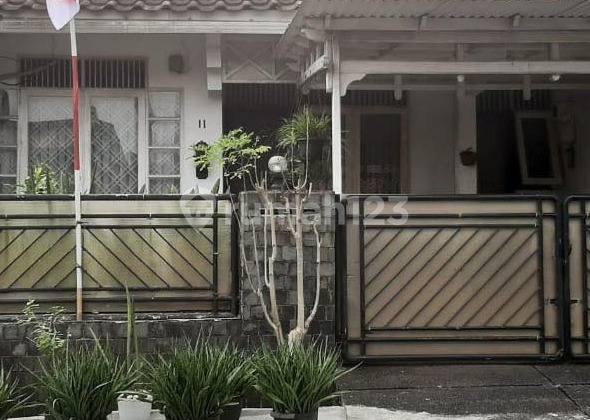 Rumah ini punya cerita. Rumah Komplek Cinere Terdepan . Andakah pemilik yang beruntung berikutnya ?”