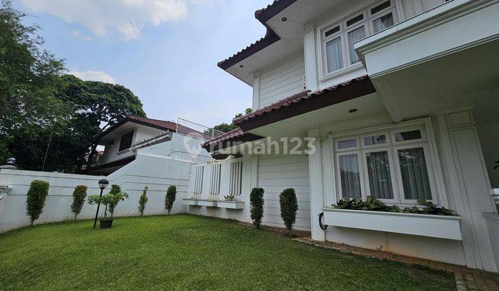 Rumah Mewah, Cantik Siap Huni Lokasi Premium Hadap Taman di Cinere Depok 1