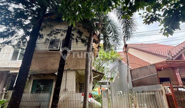 Rumah Tua Hitung Tanah di Cireundeu Rumah Tua Hitung Tanah di Cireundeu