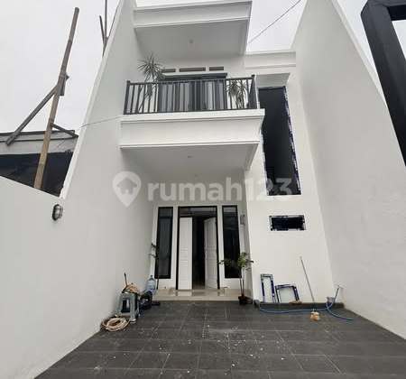 Rumah Komplek Megapolitan Cinere Dekat Pintu tol Cinere Rumah Komplek Megapolitan Cinere Dekat Pintu tol Cinere