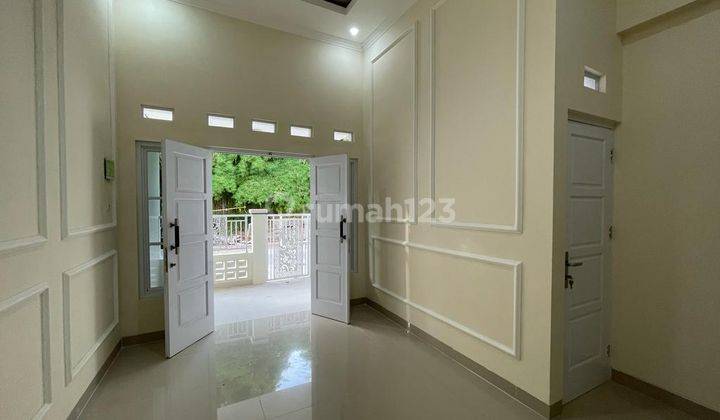 DI  RUMAH  DI PERUMAHAN DUTA GRAHA BLOK E10