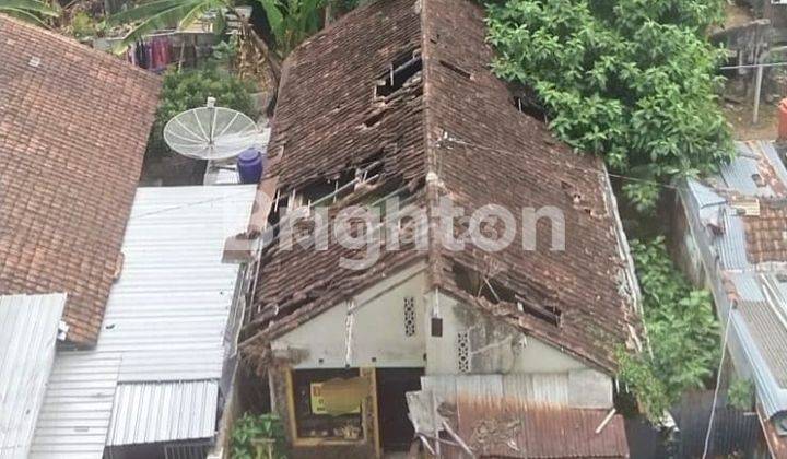 Rumah tua hitung tanah di sebelah mall 1