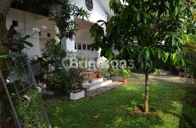 Rumah luas  1½ lantai di Kavling-kompleks DKI Jagakarsa