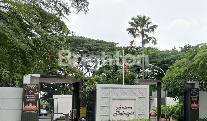 Beautiful new 3-story house in the elite area of Alam Sutera 1