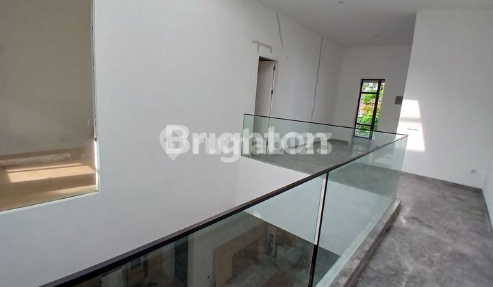 Rumah 3 lantai mewah cantik posisi hoek baru selesai dibangun dengan kolam renang pribadi 2
