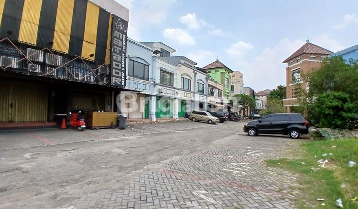 3-storey connected shophouse in Melati Mas Square 2
