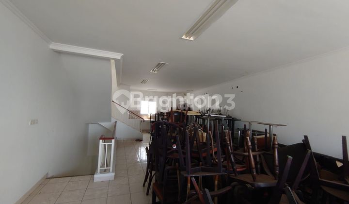 FOR SALE 3-STORY SHOPHOUSE WITH ROOFTOP ACCESS 2