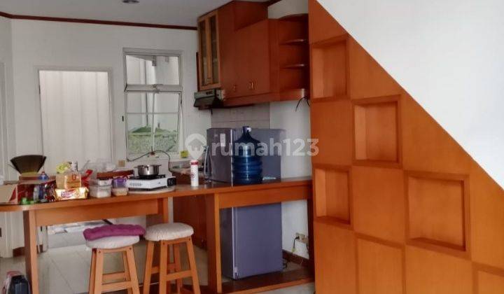 Town  house lantai dasar semi furnish 1