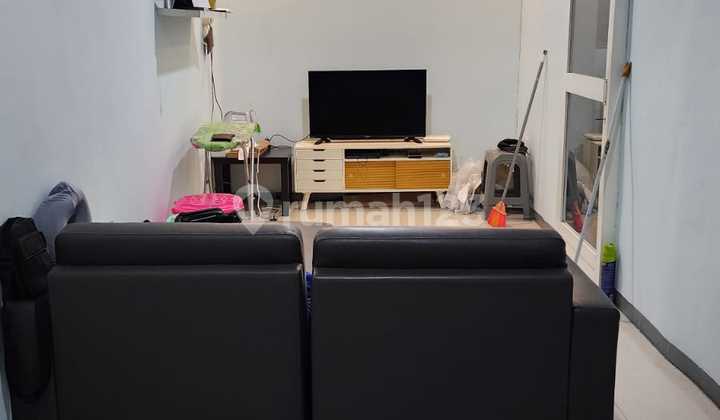 Very Minimalist 2-Story House in North Cimahi Islamic Boarding School Complex Very Minimalist 2-Story House in North Cimahi Islamic Boarding School Complex