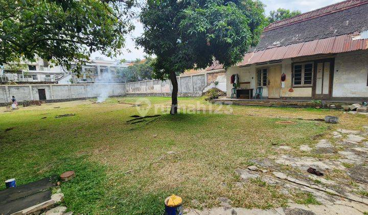 Rumah Heritage B Dijual Hitung Tanah Saja di Mainroad Cipaganti Bandung 2