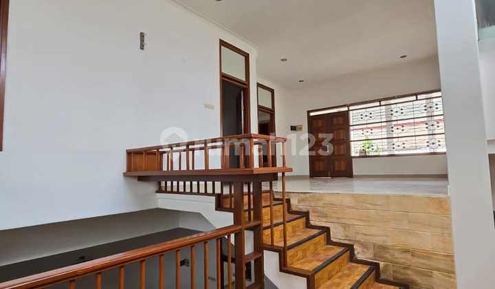 Rumah Siap Huni di Komplek Singgasana Pradana Bandung