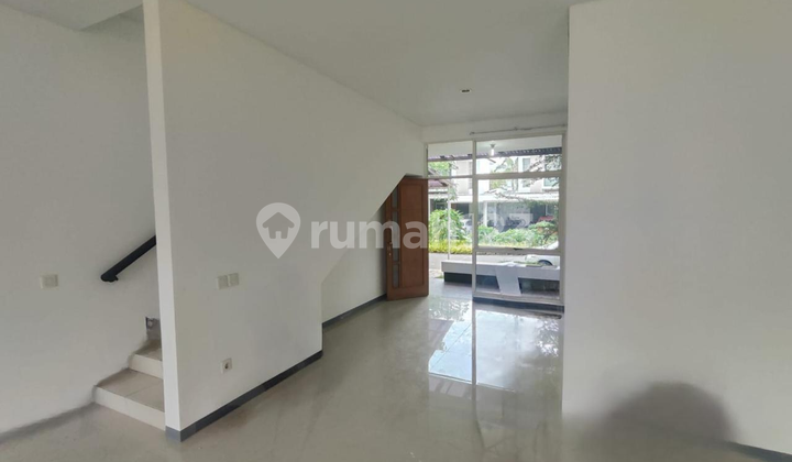 Jual Rumah 2 Lantai Mayangsunda di Kota Baru Parahyangan Bandung