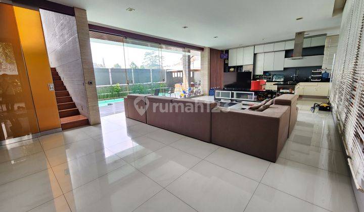 Jual Cepat Rumah Ada Kolam Renang di Setra Duta Pasteur Bandung 1