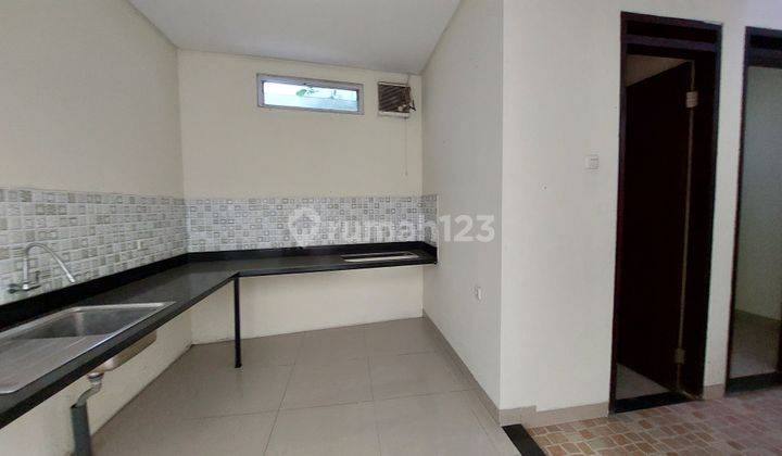 Harga Bawah Pasar Rumah 2 lantai Setra Duta Pasteur Bandung 3
