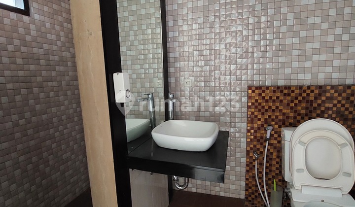 Harga Bawah Pasar Rumah 2 lantai Setra Duta Pasteur Bandung 5