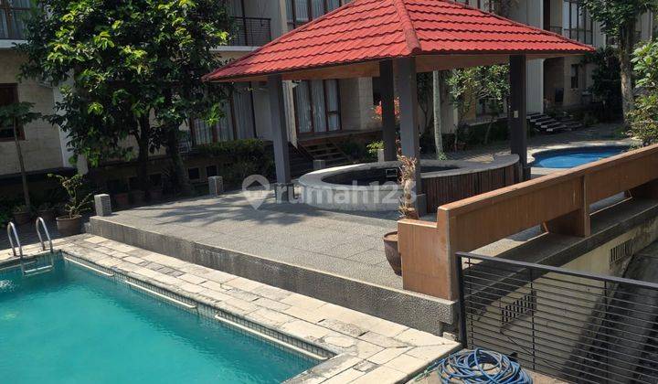 Rumah Baru Nyaman ada kolam Renang di Setra Duta Bandung 2