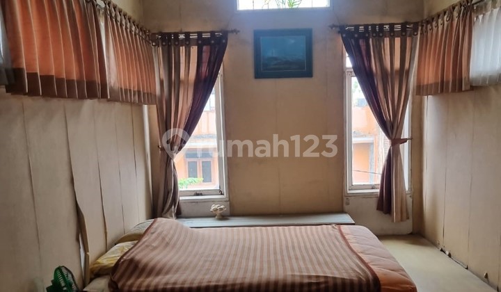 Rumah 2 Lantai Strategis Hadap Timur Siap Huni di Setra Murni