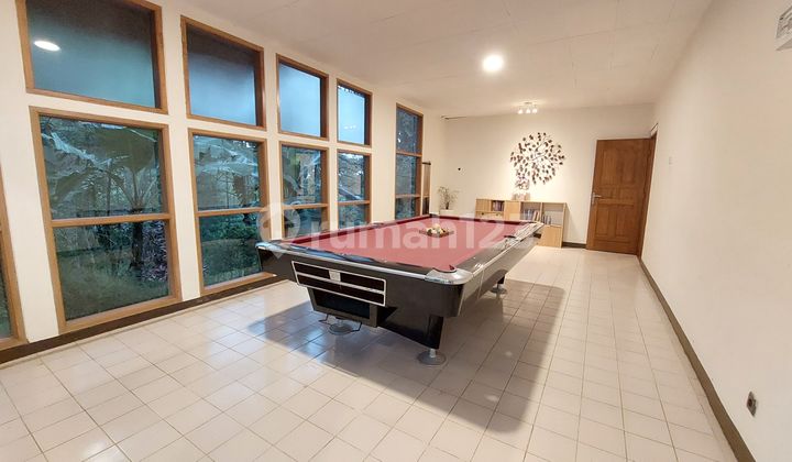 Jual Cepat Rumah Villa Luas, Asri dan Adem Strategis di Dago 2