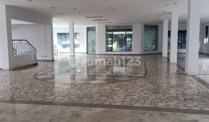 Gedung 4 Lantai Strategis di Kawasan Sayap Sukajadi, Bandung
