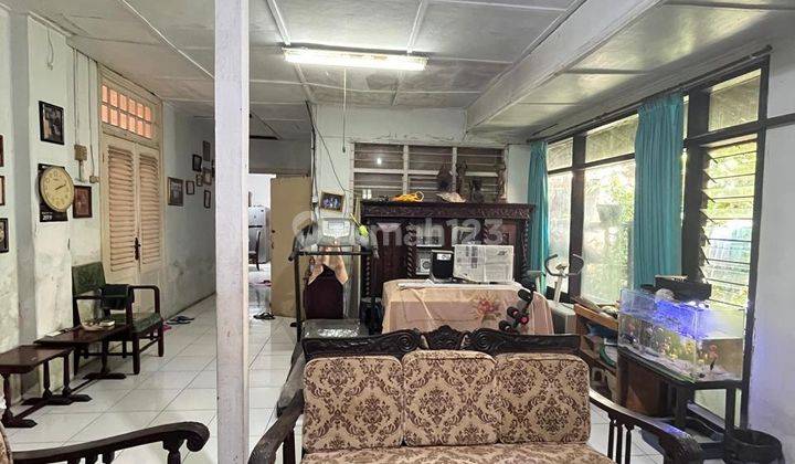 Dijual Rumah Bentuk Tanah Ngantong di Sayap Riau Kota Bandung 1