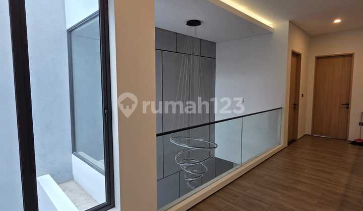 Rumah Baru Minimalis Modern di Mekarwangi Bandung
