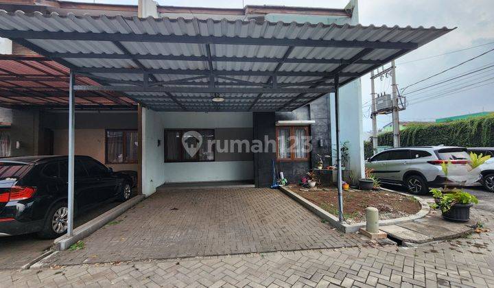 Disewakan Rumah 2 Lantai Dkt Tol Pasteur di Setraduta Bandung