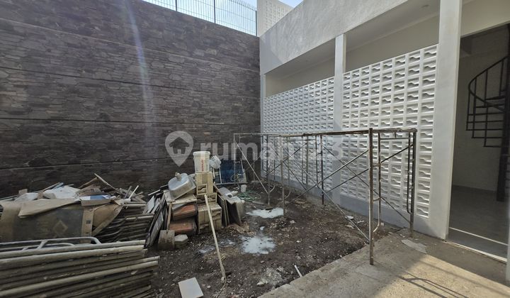 Spacious 2-Story New House in East Pasirluyu 2